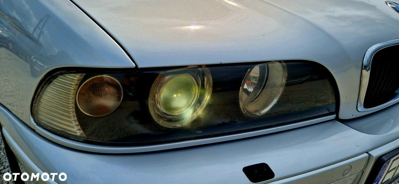 BMW Seria 5 520i - 23