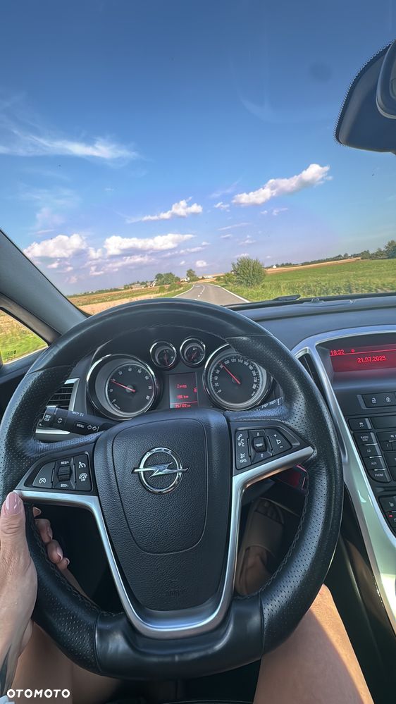 Opel Astra IV GTC 1.4 T Sport - 16