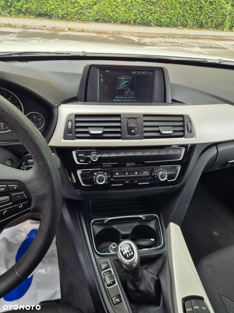 BMW Seria 3 316d EU6 - 13