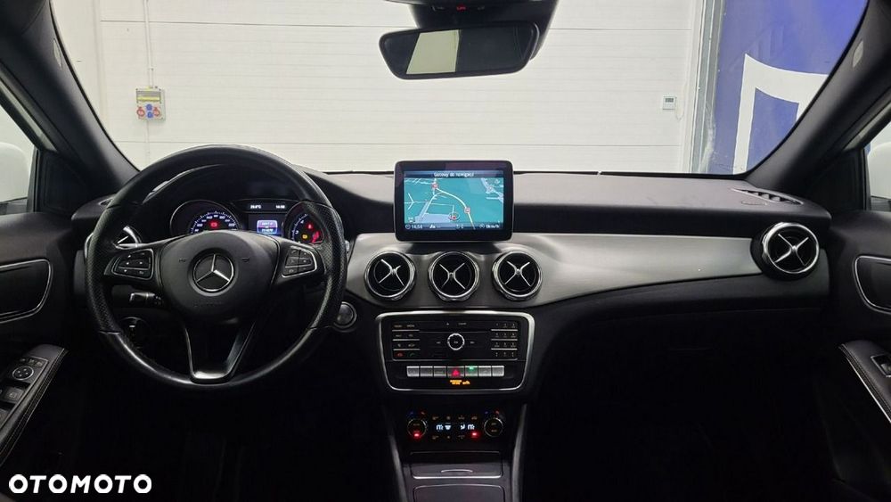 Mercedes-Benz GLA - 19