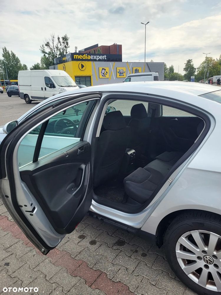 Volkswagen Passat 1.8 TSI Trendline - 11