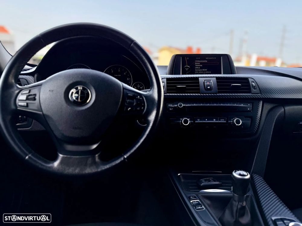 BMW 318 d Line Sport - 15