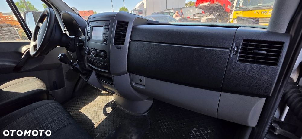 Mercedes-Benz SPRINTER - 15