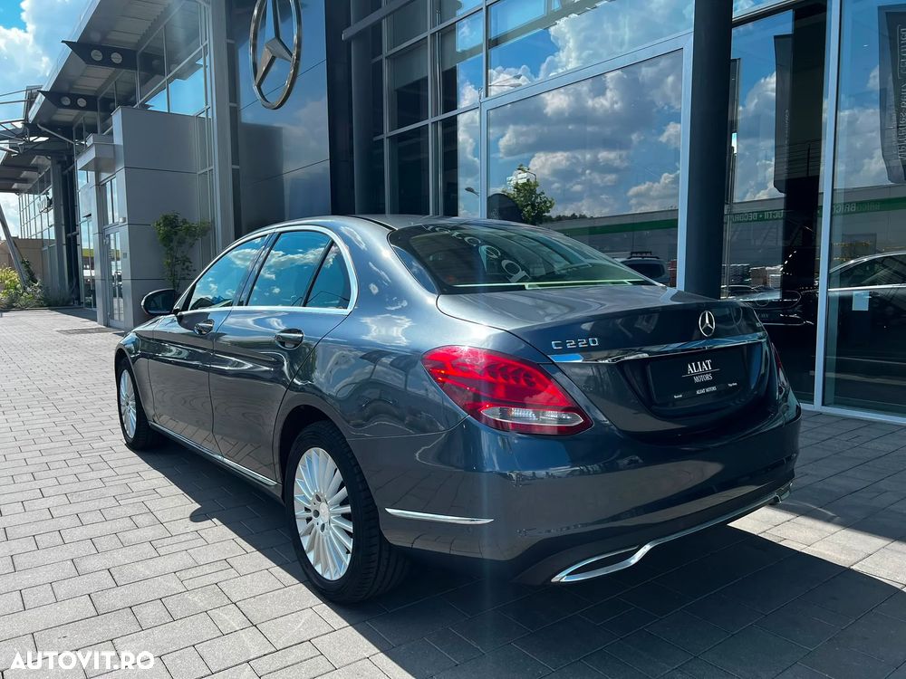 Mercedes-Benz C - 23