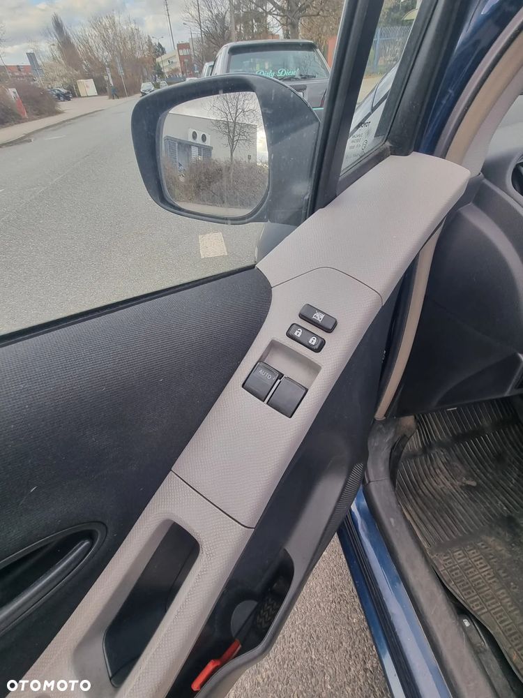 Toyota Yaris 1.33 2010 - 6