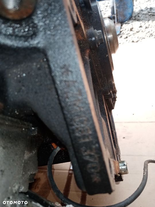 Silnik słupek VW Passat B5 FL AZM 2.0 8V - 5