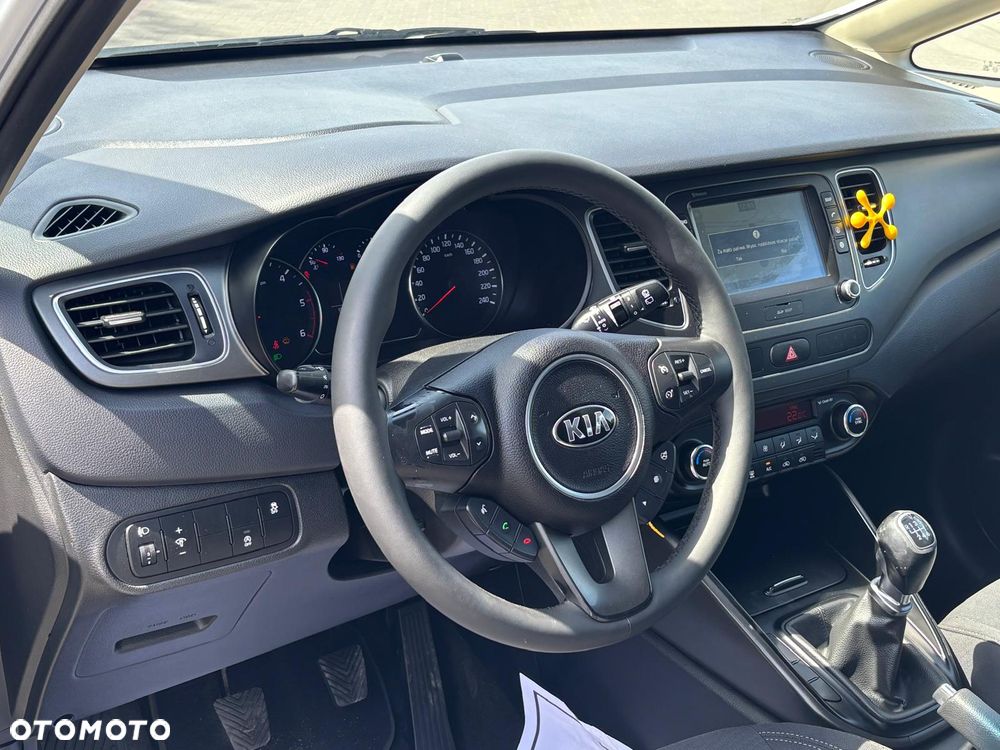 Kia Carens 1.7 CRDi M 7os EU6 - 20