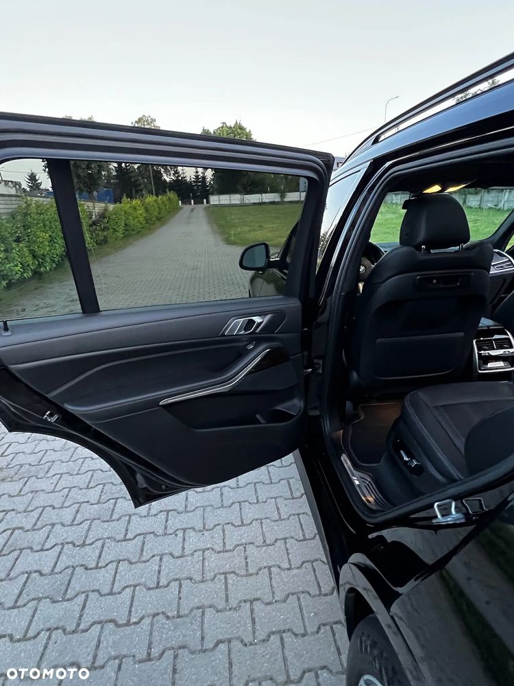 BMW X7 xDrive40i - 16