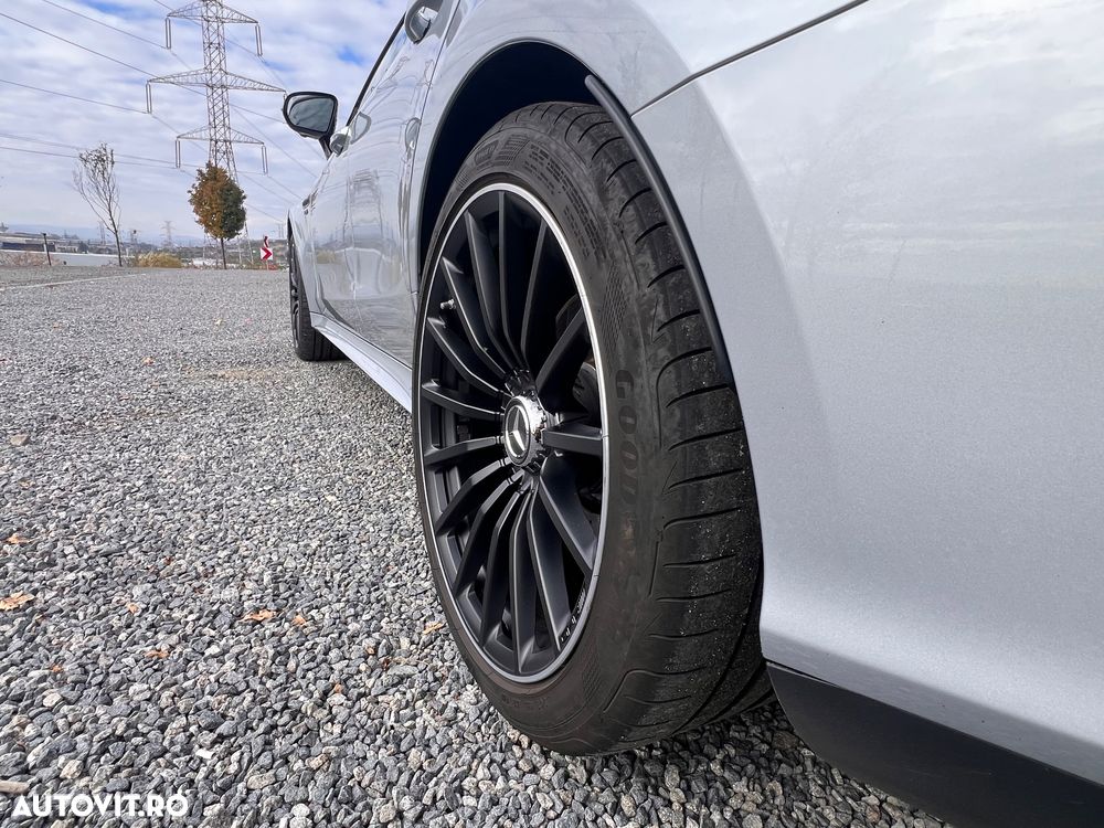 Mercedes-Benz AMG GT 43 4MATIC+ MHEV - 12