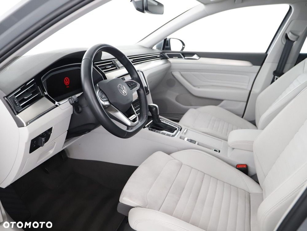 Volkswagen Passat Variant 2.0 TDI Elegance DSG - 22