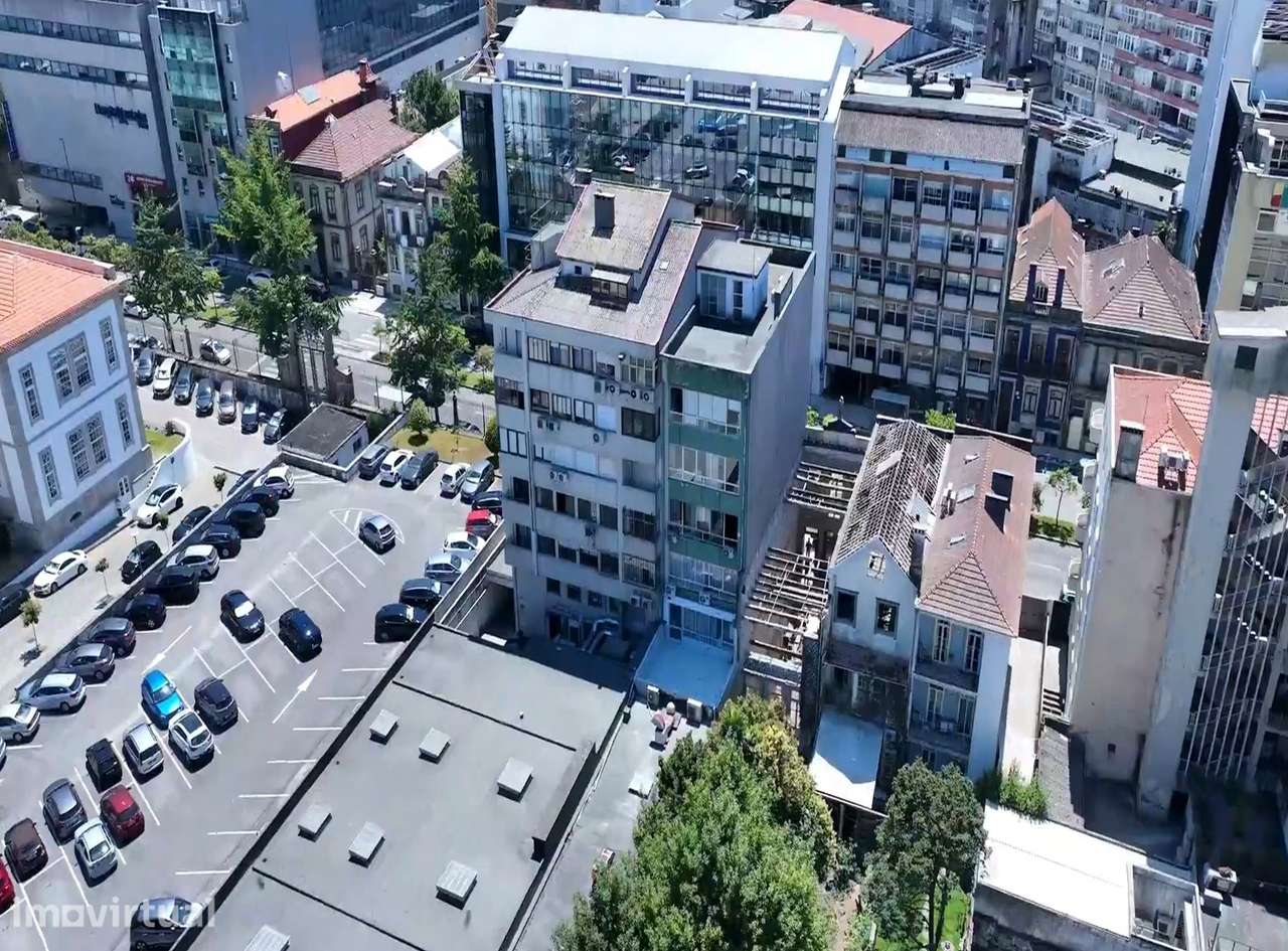T1 com terraço e elevador no Porto - 46m² - Grande imagem: 5/16