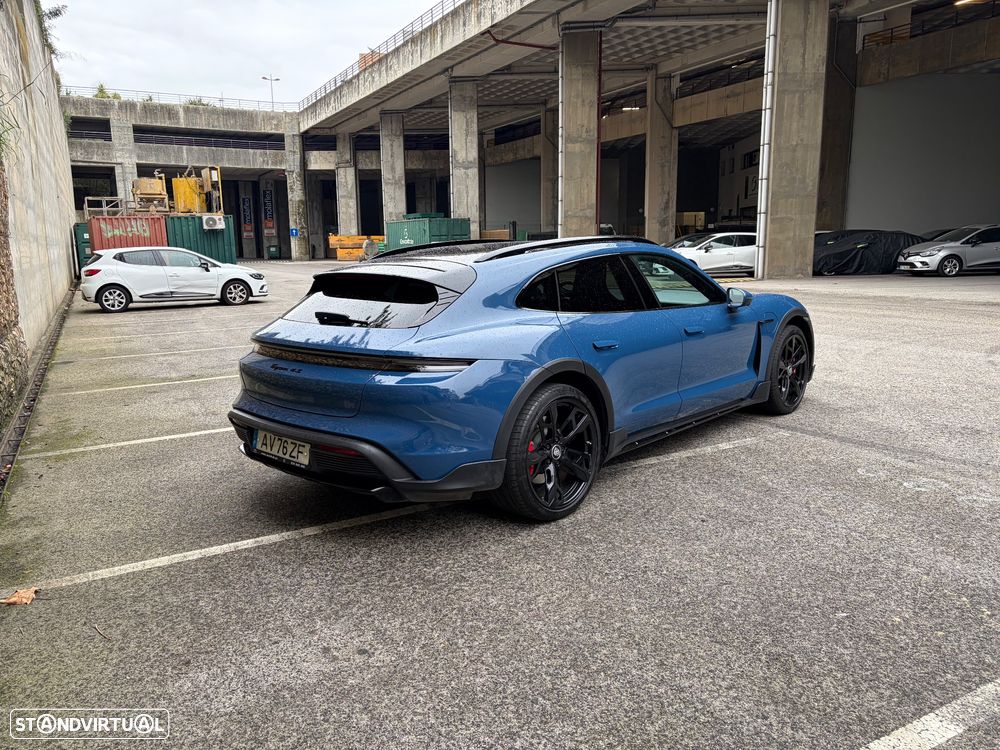 Porsche Taycan Cross Turismo - 3
