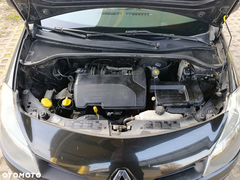 Renault Clio 1.2 16V 75 Dynamique - 11