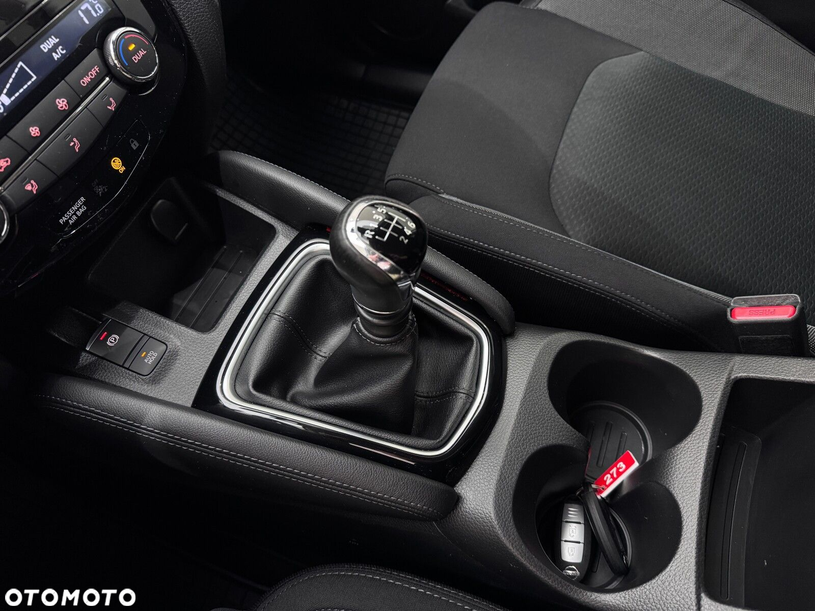 Nissan Qashqai 1.3 DIG-T N-Connecta - 30