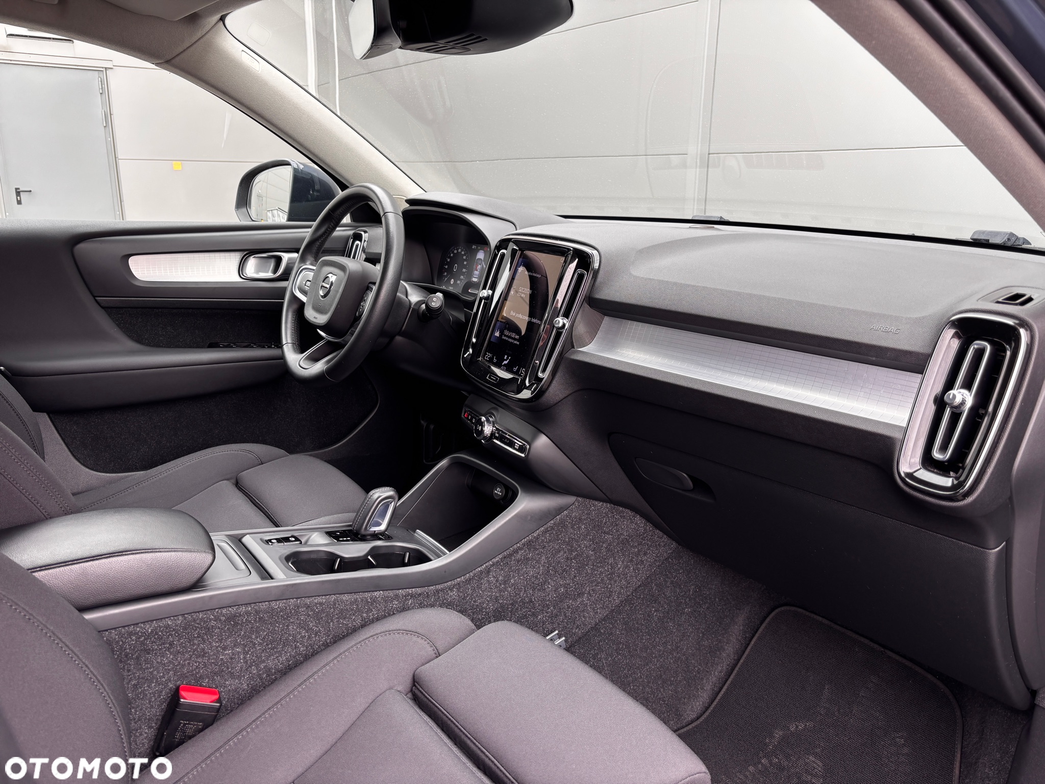 Volvo XC 40 T3 Geartronic Momentum Pro - 21