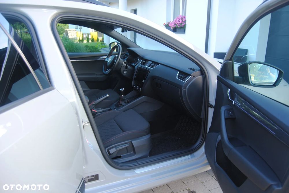 Skoda Octavia 2.0 TSI RS - 10