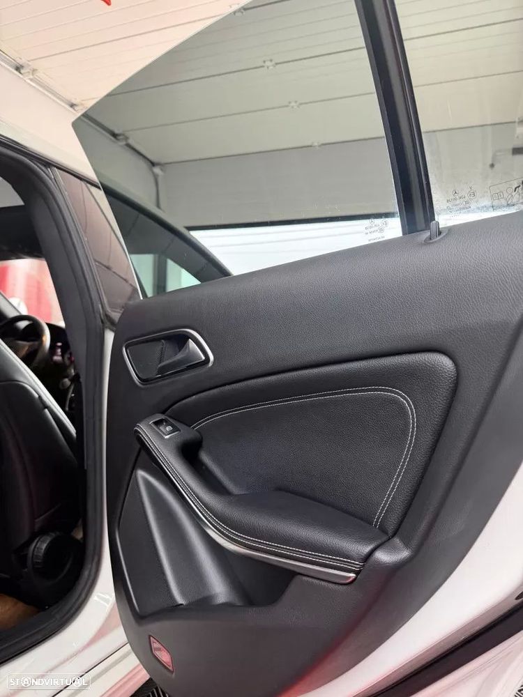 Mercedes-Benz CLA 180 d Shooting Brake AMG Line - 7