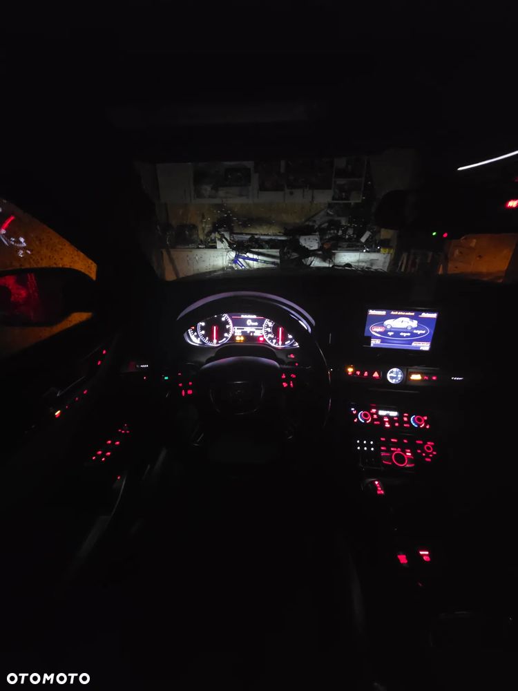 Audi A8 - 4