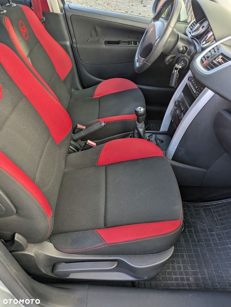 Peugeot 207 - 25