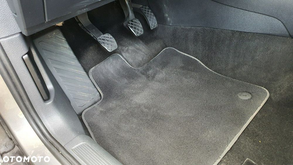 Volkswagen Golf VII 1.6 TDI BMT Highline - 15
