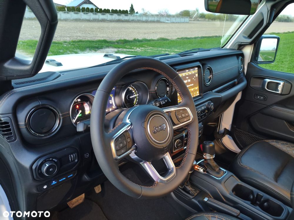 Jeep Wrangler - 10