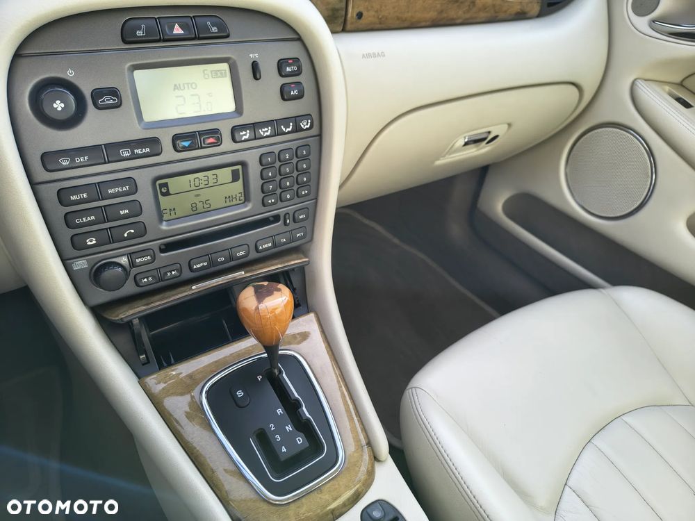 Jaguar X-Type 2.5 High - 16