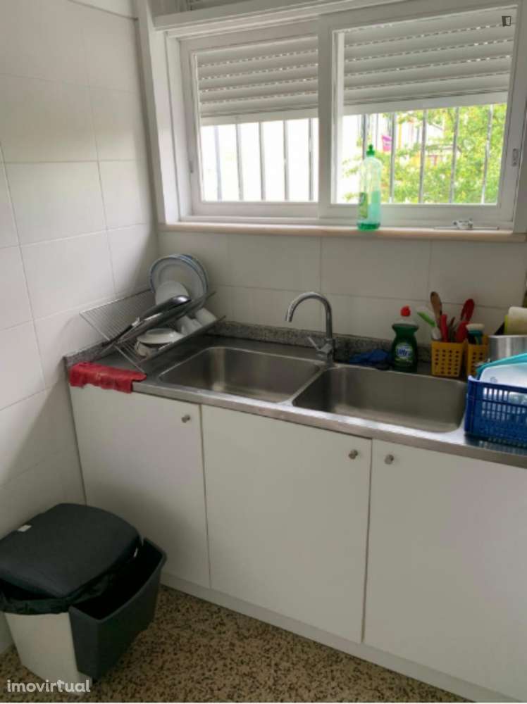 Quarto - localizado em Paranhos Porto - Grande imagem: 5/27