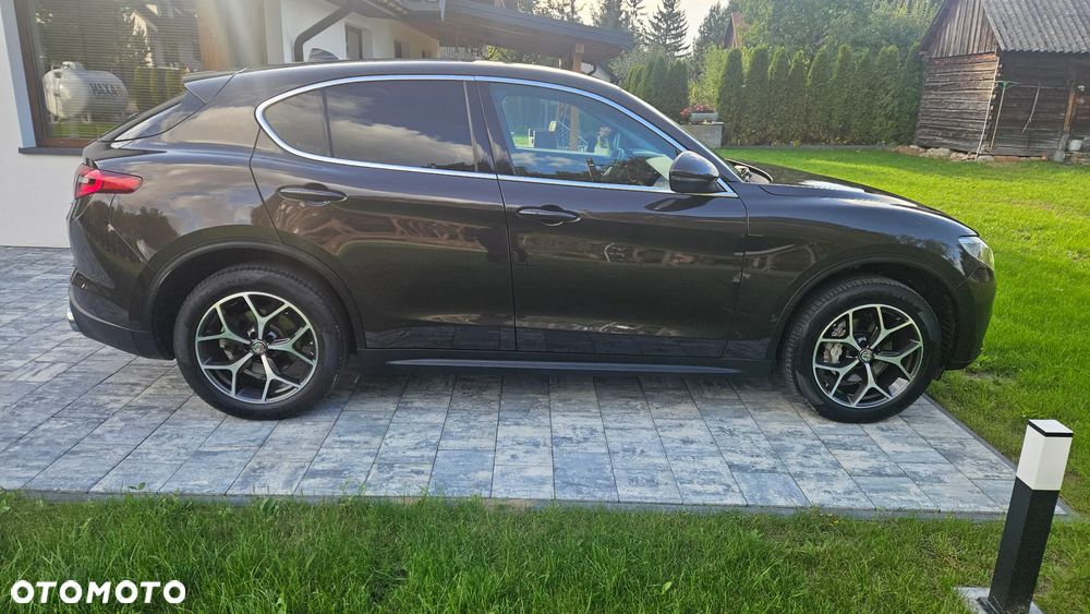 Alfa Romeo Stelvio - 16