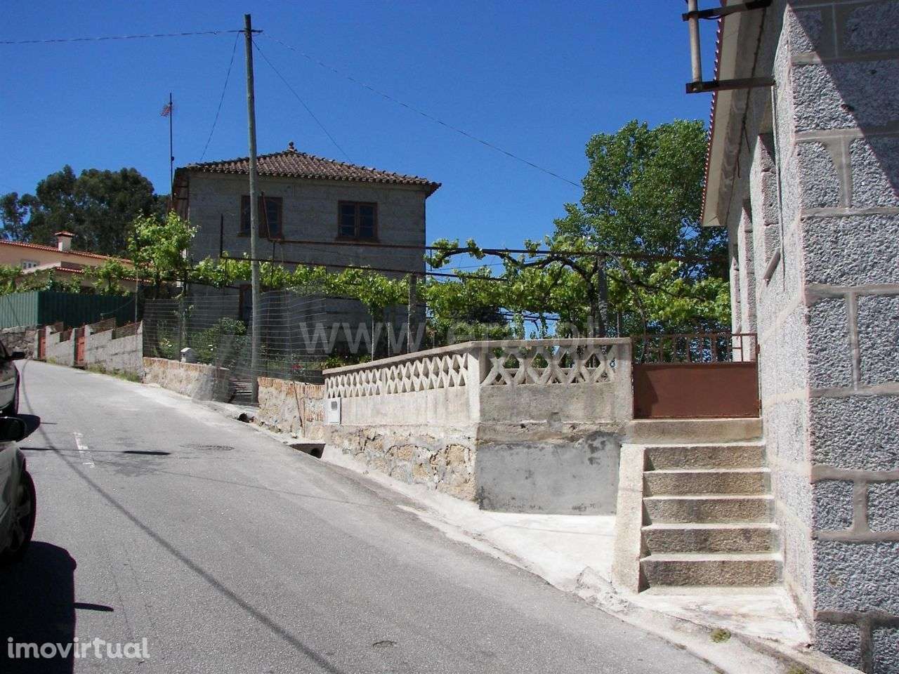 Moradia em pedra bi-familiar em Antime - Grande imagem: 5/12