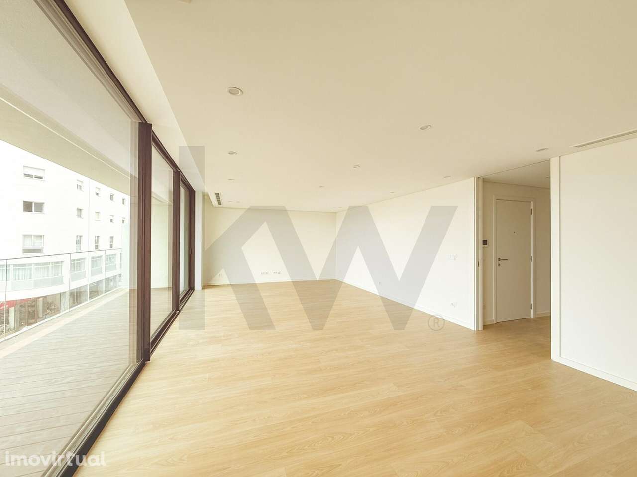 Apartamento Novo de Luxo, T3 com piscina,  em zona PREMIUM, no Centro - Grande imagem: 3/51