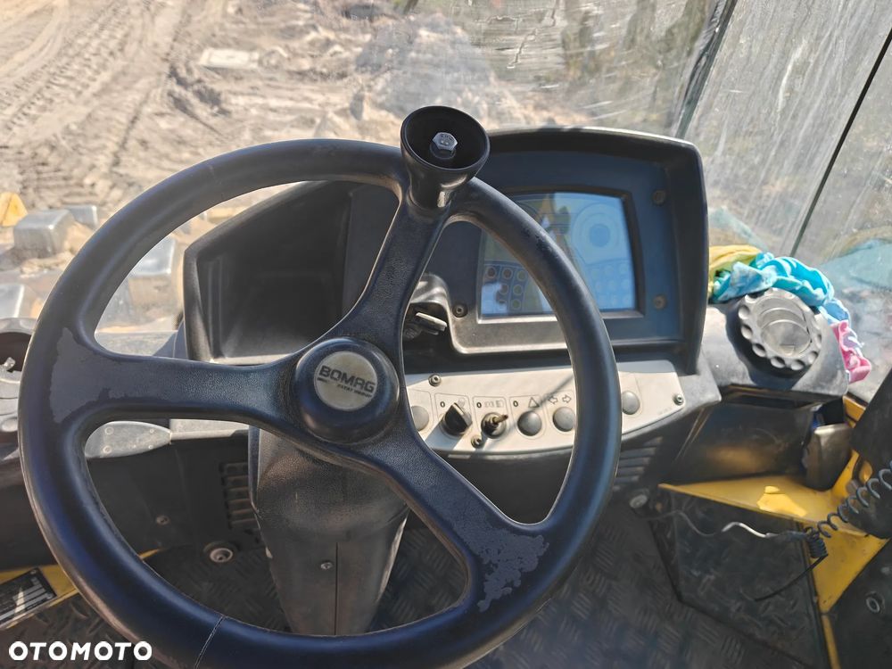 Bomag BW 213 DH-4 - 18