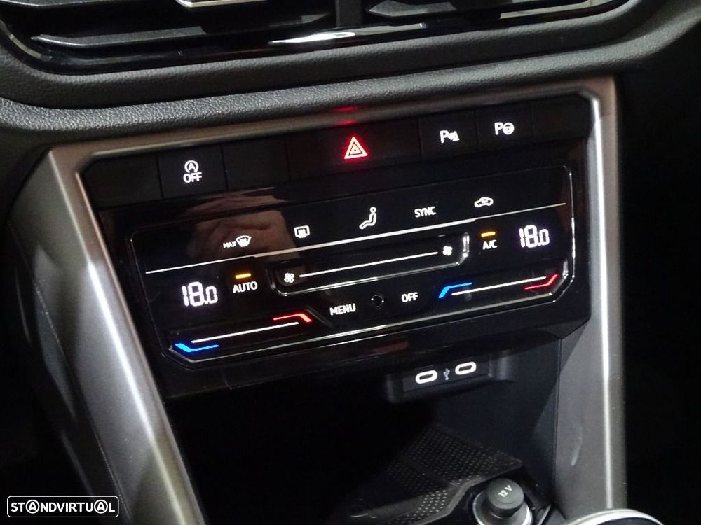 VW T-Roc 1.0 TSI Urban - 29