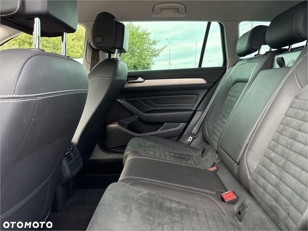 Volkswagen Passat Variant 2.0 TDI 4Mot Elegance DSG - 10