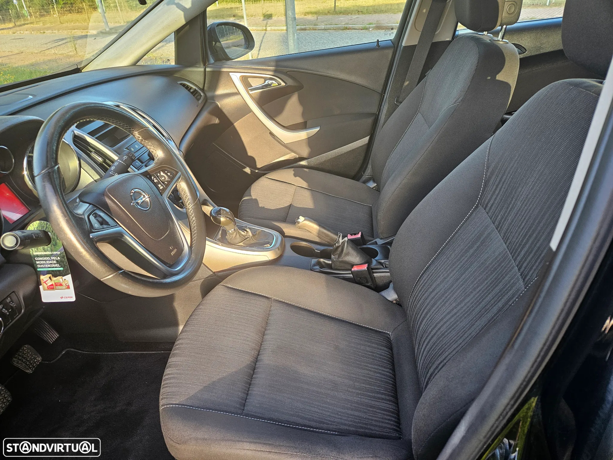 Opel Astra 1.4 Executive - 11