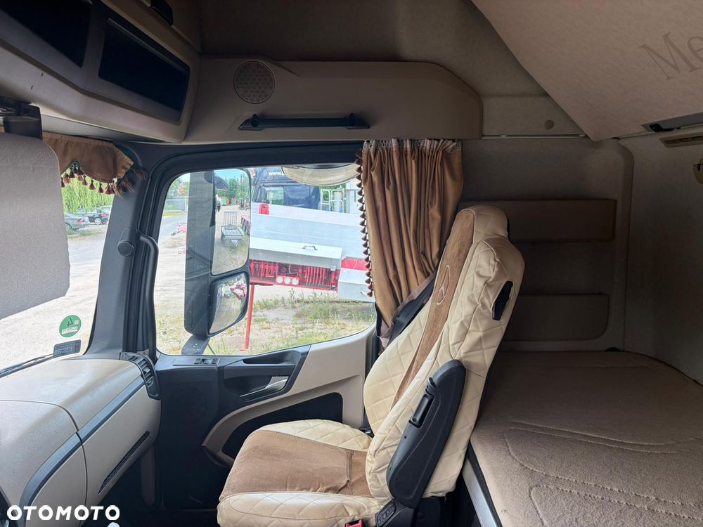 Mercedes-Benz ACTROS - 2