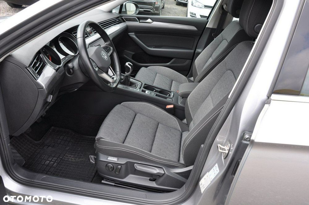 Volkswagen Passat - 10