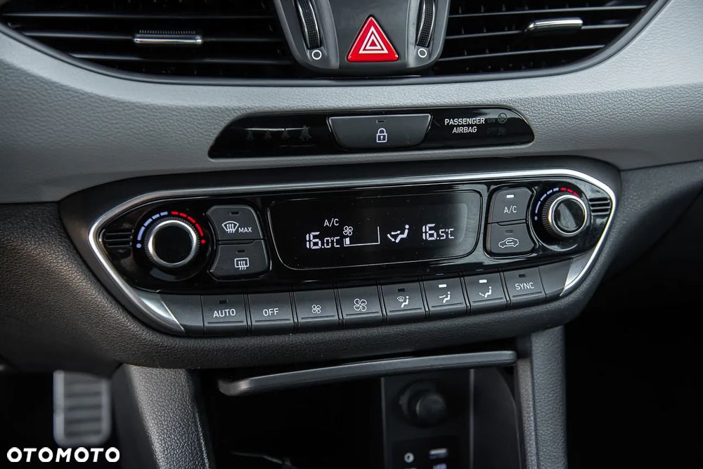 Hyundai i30 1.4 T-GDI DCT Premium - 27