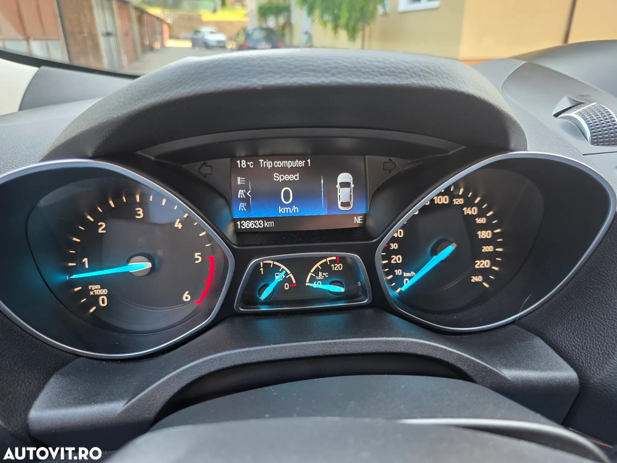 Ford Kuga 2.0 TDCi 2WD Titanium - 8