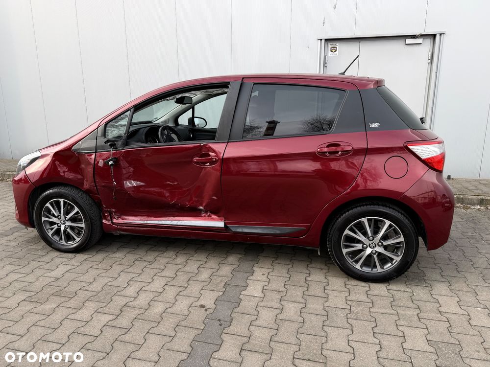Toyota Yaris 1.5 Premium - 11