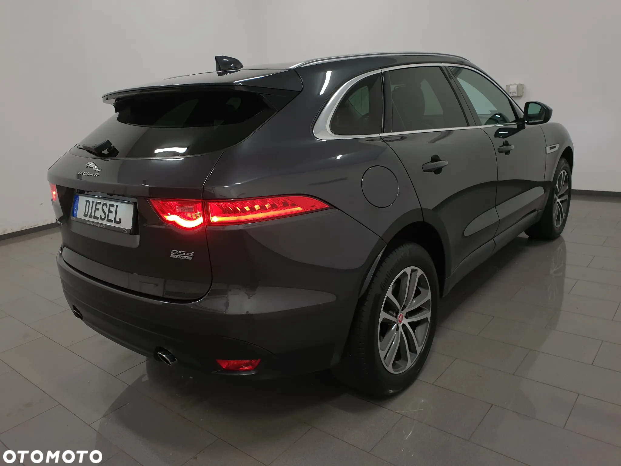 Jaguar F-Pace 2.0 i4D AWD R-Sport - 4