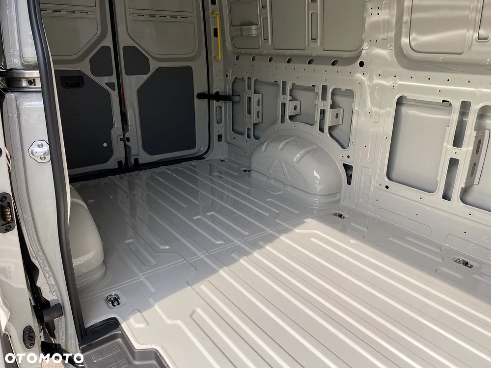 Volkswagen Crafter - 10