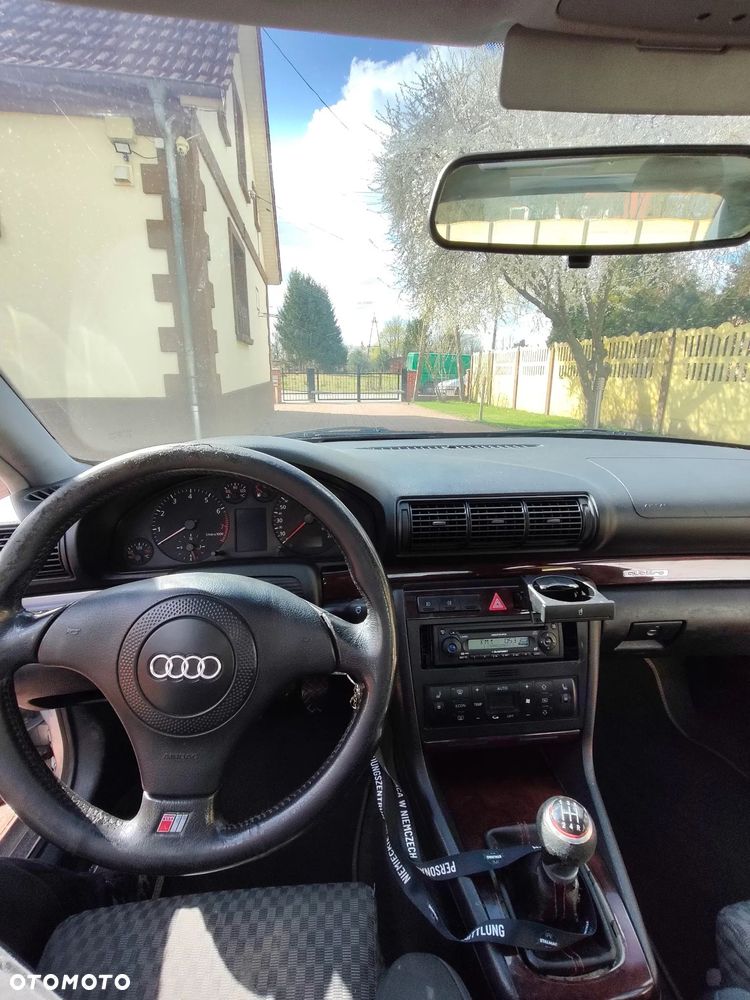 Audi A4 Limousine - 14