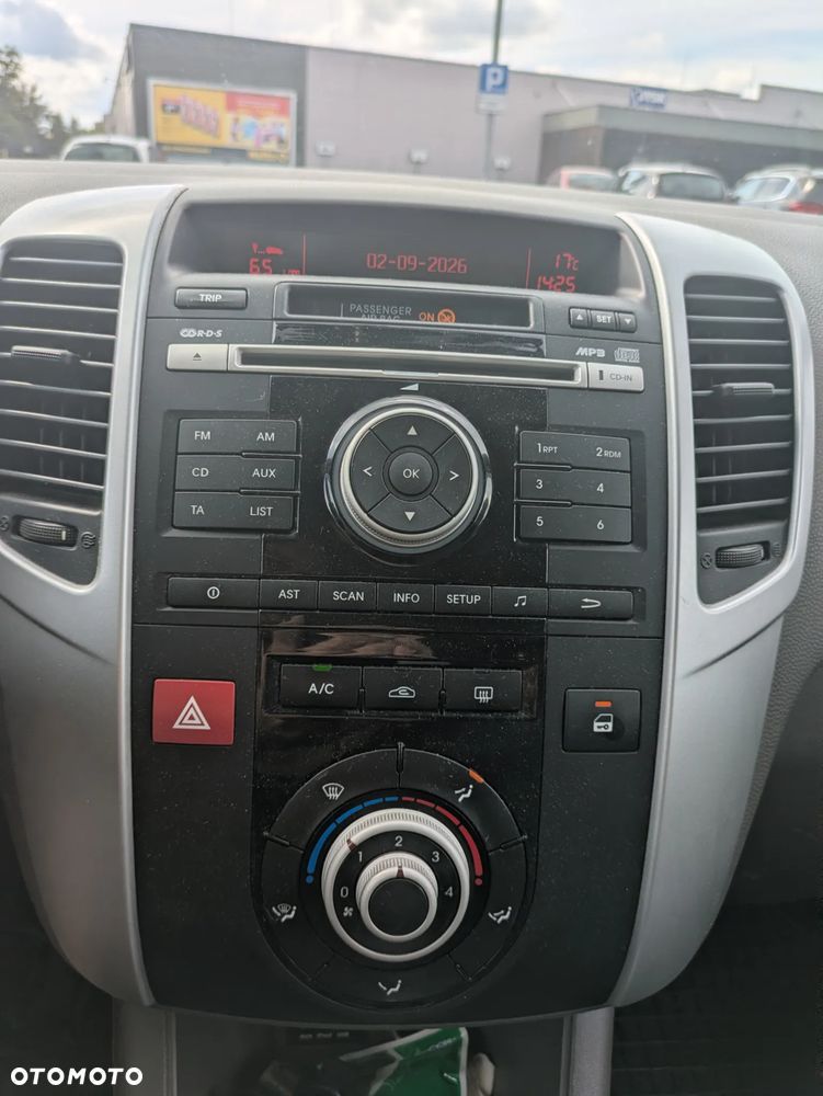 Kia Venga 1.4 L - 8
