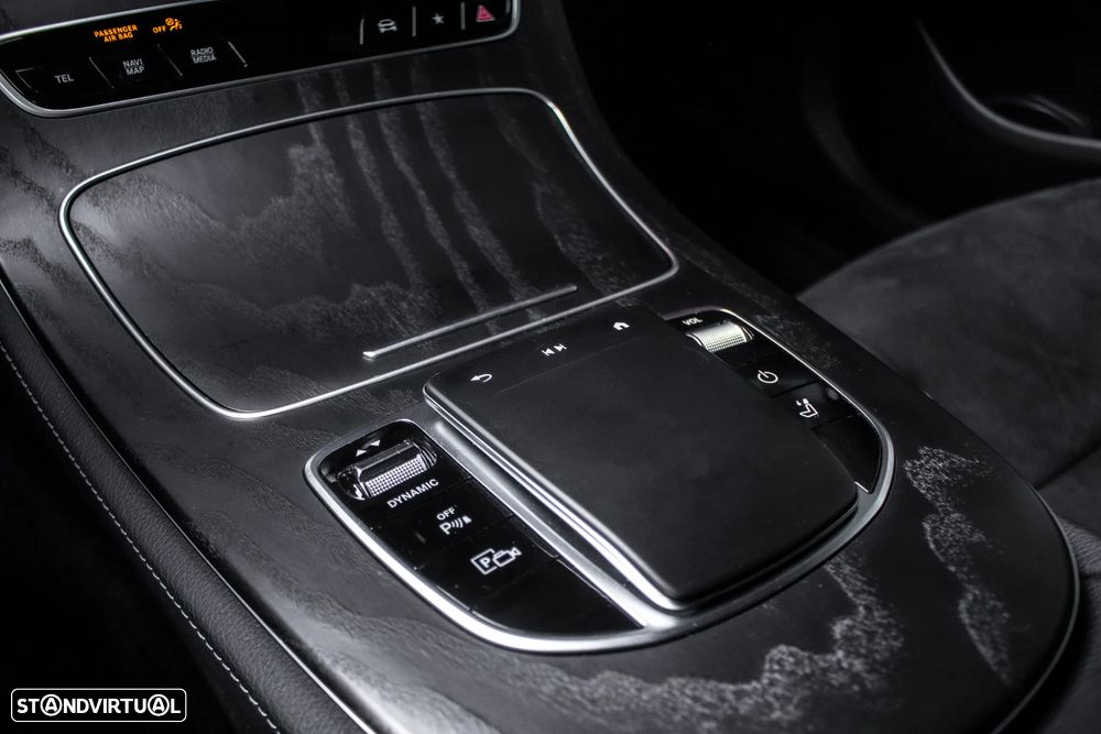 Mercedes-Benz E 300 e AMG Line - 22