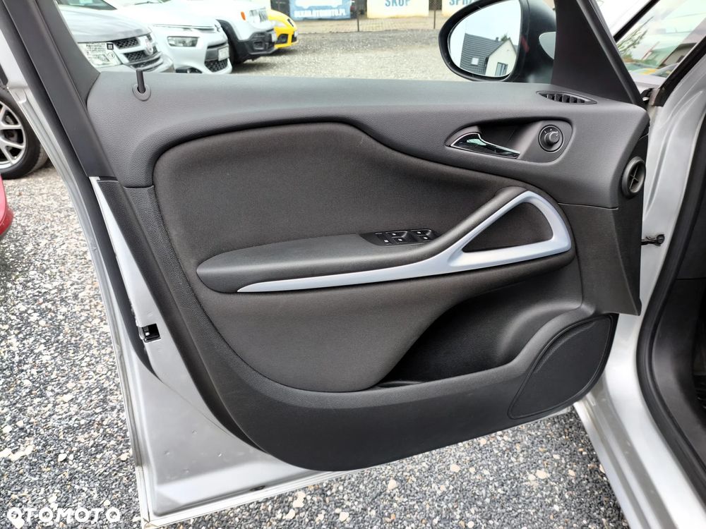 Opel Zafira Tourer 1.4 Turbo Edition - 17