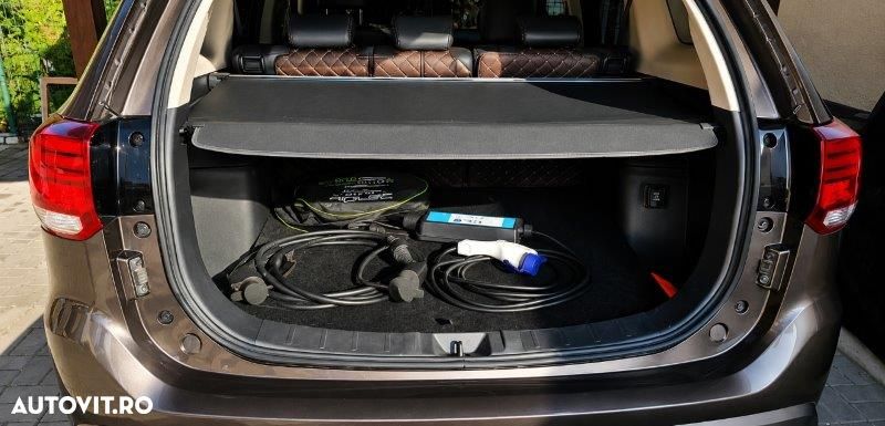 Mitsubishi Outlander - 13