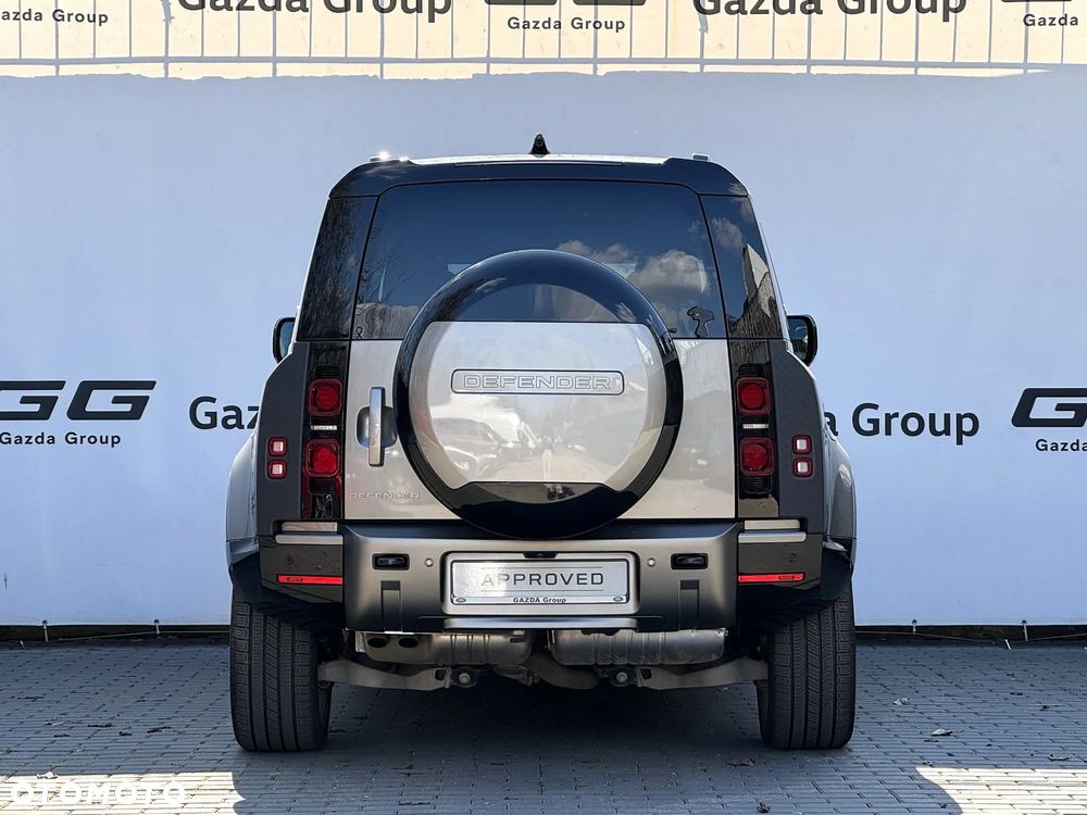 Land Rover Defender 110 D300 X-Dynamic HSE - 6