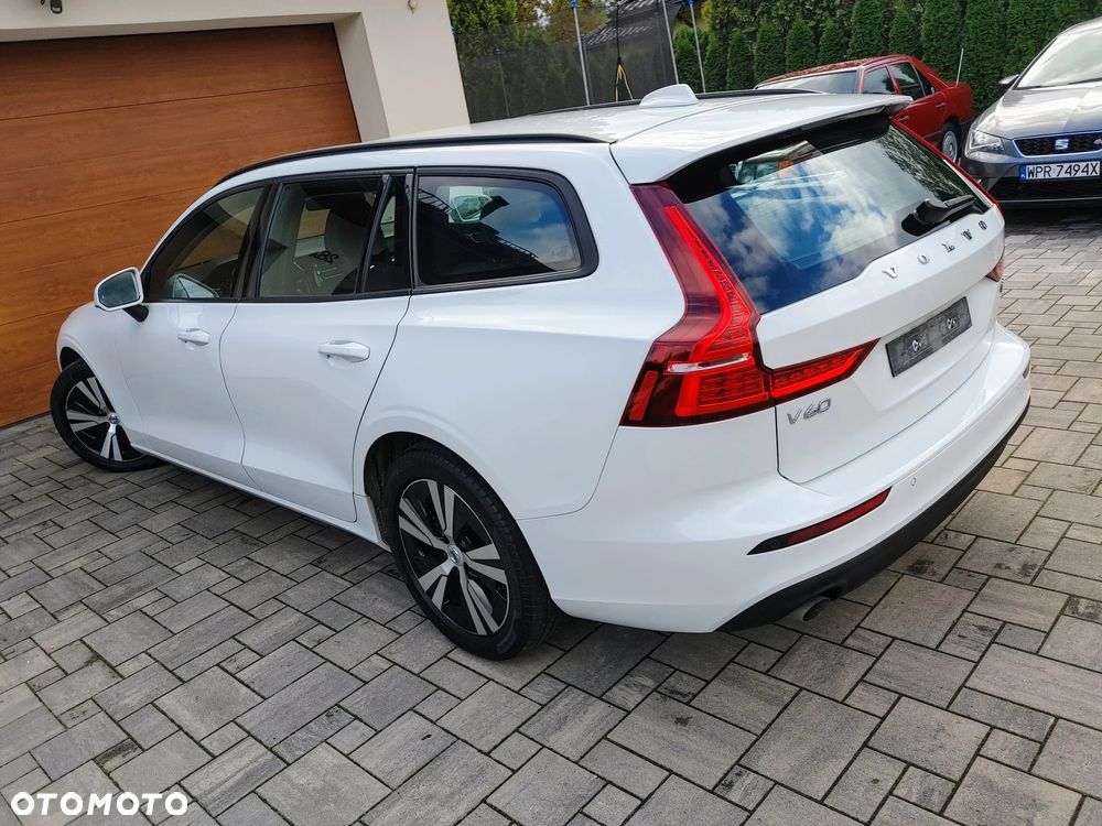 Volvo V60 B3 B Momentum - 4