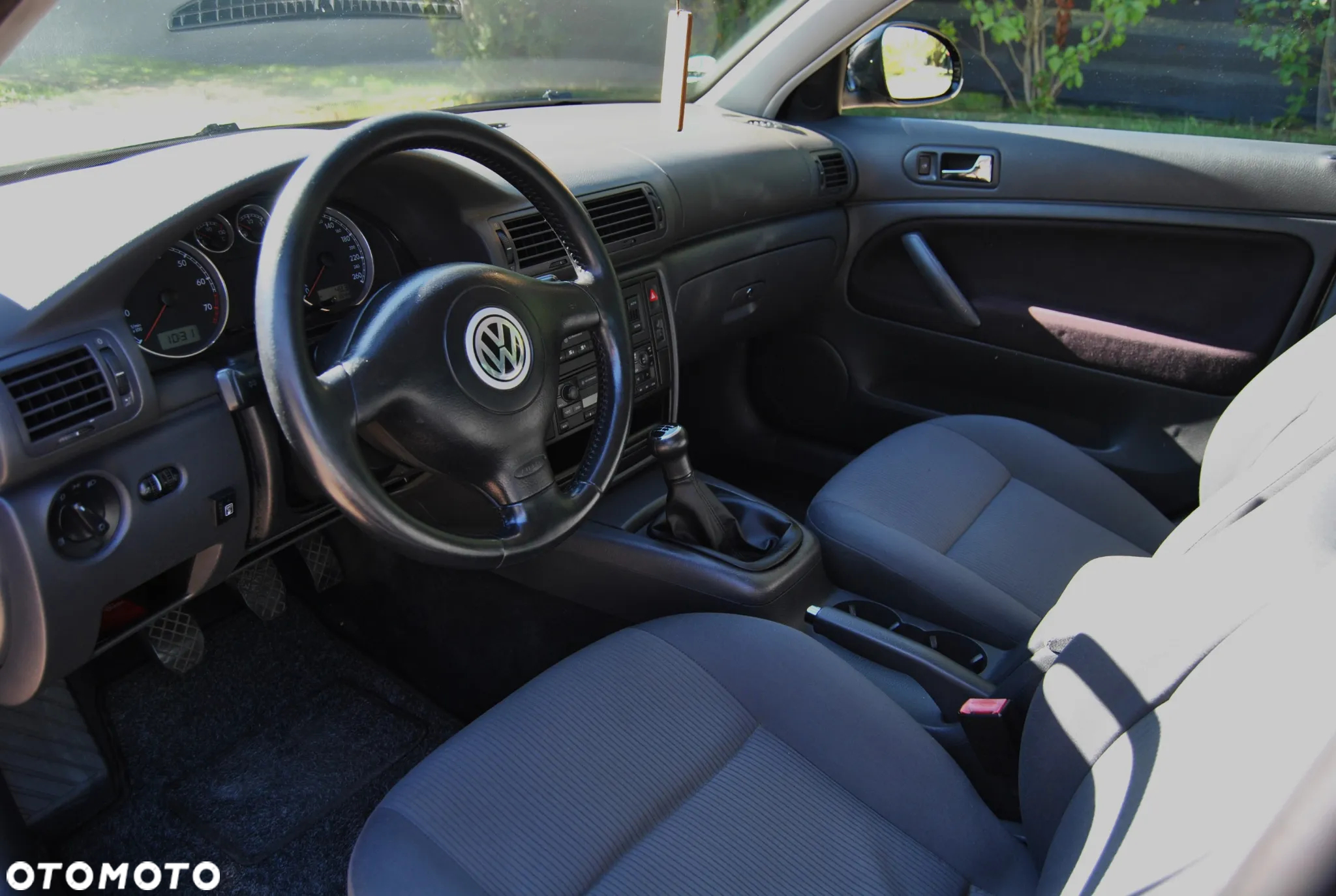 Volkswagen Passat 1.6 Comfortline - 5