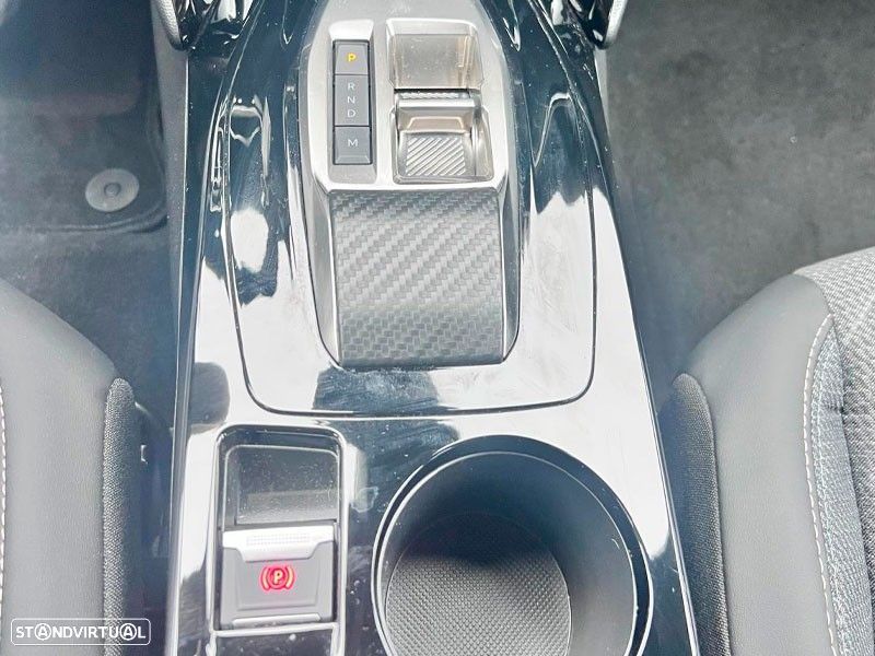 Peugeot 2008 1.2 Hybrid Allure e-DCS6 - 13